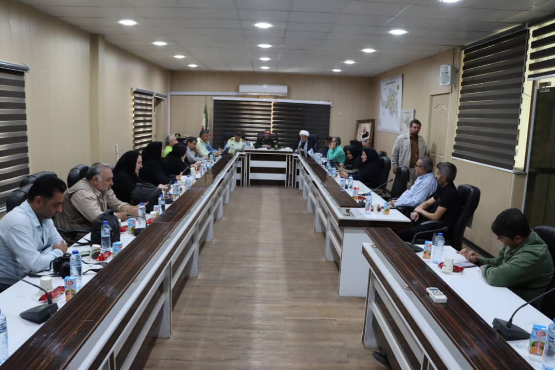عکس| تجلیل نیروانتظامی از خبرنگاران گچساران