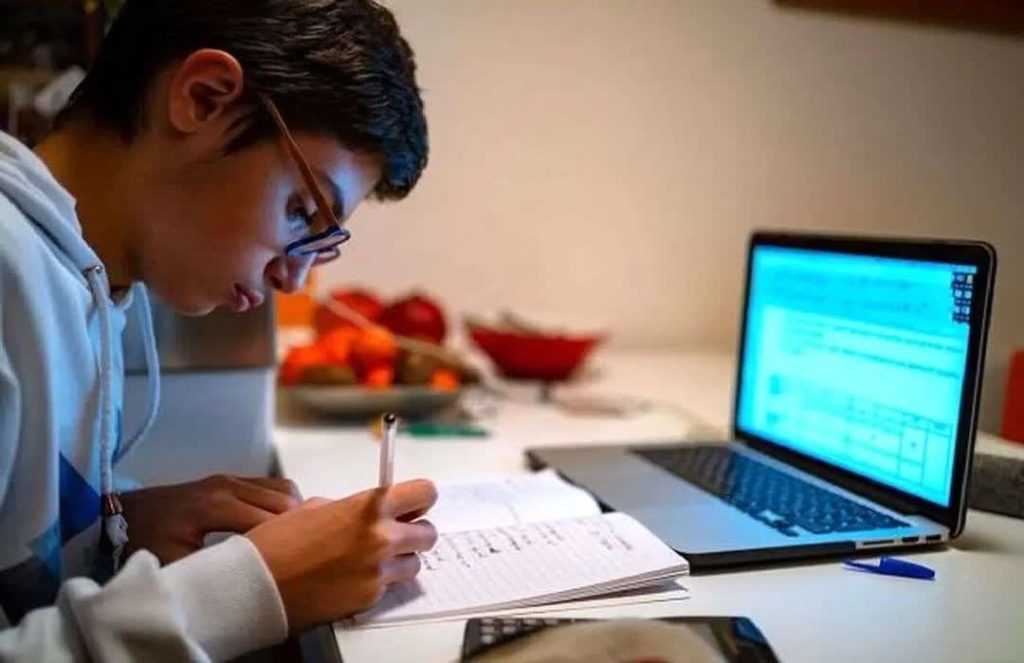 معاون استاندار کهگیلویه و بویراحمد:  امتحانات دانش‌آموزان غیرحضوری برگزار می‌شود