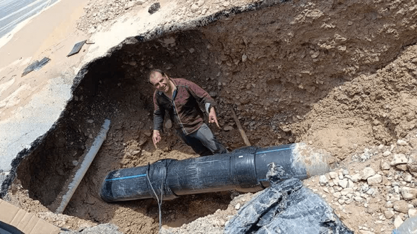 آبفا گچساران پس از ۱۴ ساعت تلاش آب را به مدار بازگرداندند
