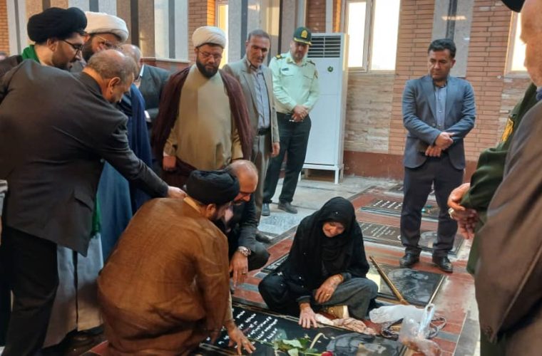 همزمان با هفته دولت آیین غبار روبی گلزار شهدای گچساران برگزار گردید