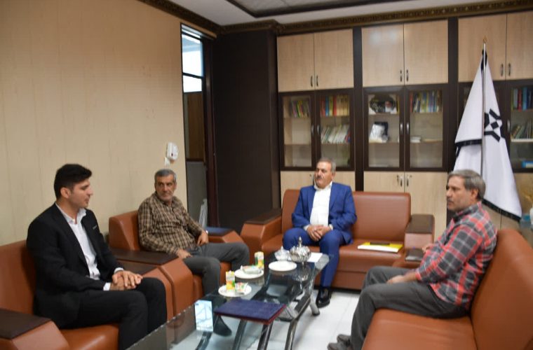 دیدار مسئول پشتیبانی کارت خوان های شهرستان بهمئی با مدیر کل جدید غله و خدمات بازرگانی استان کهگیلویه و بویراحمد دیدار مسئول پشتیبانی کارت خوان های شهرستان بهمئی با مدیر کل جدید غله و خدمات بازرگانی استان کهگیلویه و بویراحمد