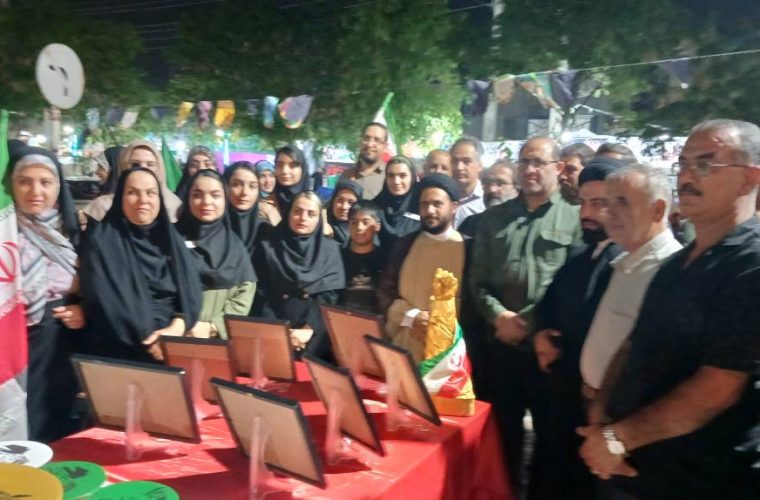 فرماندار و امام جمعه گچساران وفرمانده ناحیه سپاه از نمایشگاه «میدان هنر» بازدید کردند