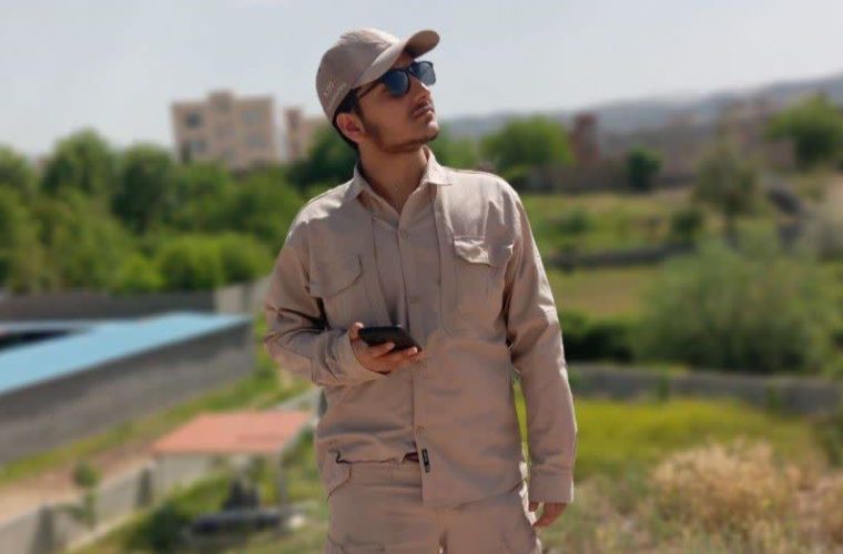سید مهدی رضا موسوی فرماندهی قرارگاه فرهنگی جهادی صالحون: به جمیع نیروها و مجموعه های وابسته به قرارگاه راهبردی صالحون دستور میدهم با حمایت و حفاظت از دکتر ستار هدایتخواه، نقشههای دشمن را نقش بر آب کنید! سید مهدی رضا موسوی فرماندهی قرارگاه فرهنگی جهادی صالحون: به جمیع نیروها و مجموعه های وابسته به قرارگاه راهبردی صالحون دستور میدهم با حمایت و حفاظت از دکتر ستار هدایتخواه، نقشههای دشمن را نقش بر آب کنید!